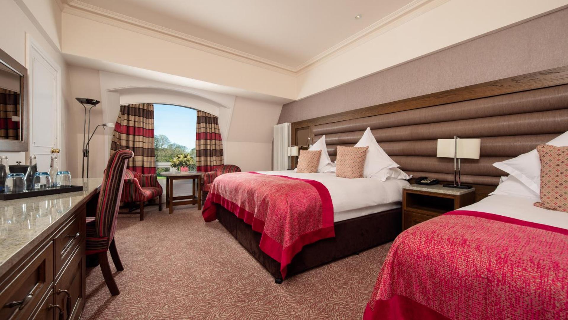 The Culloden Estate And Spa Holywood  Esterno foto A bedroom at the hotel