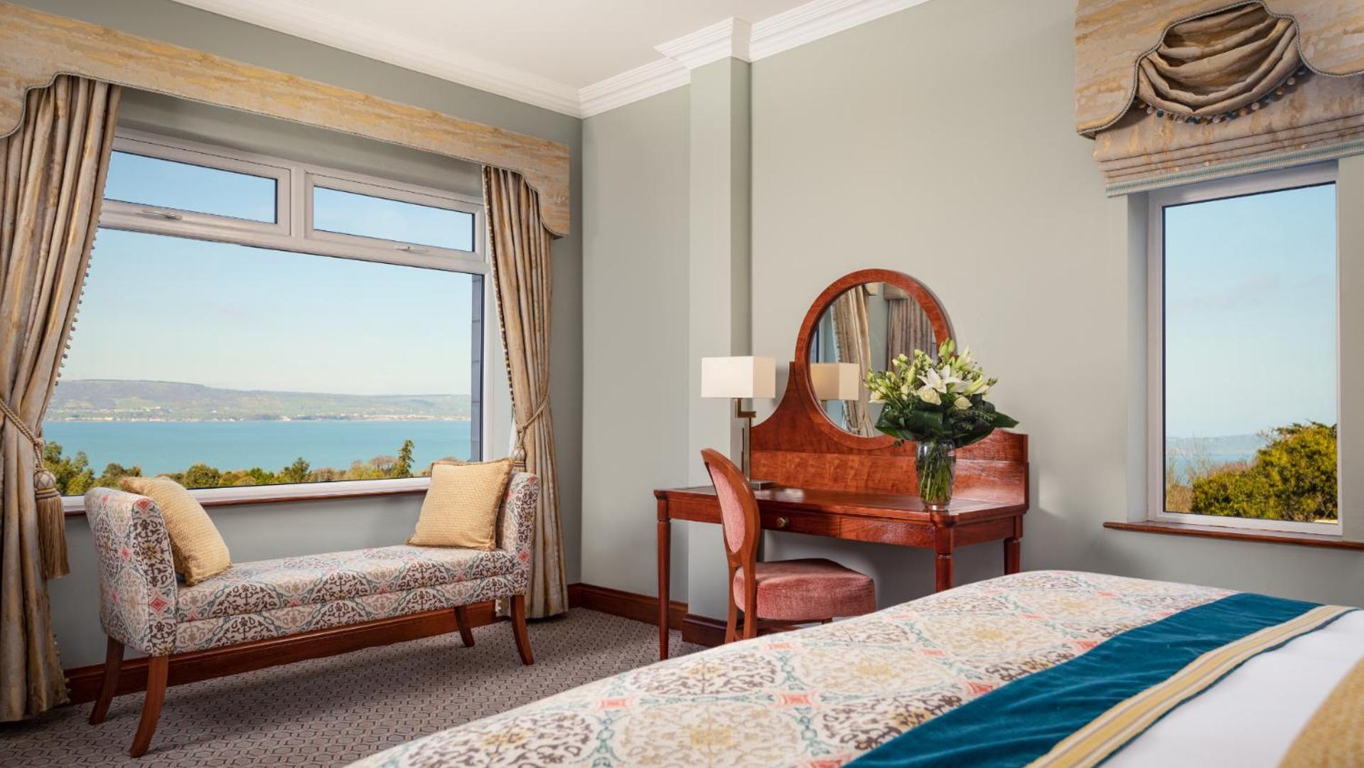 The Culloden Estate And Spa Holywood  Esterno foto A bedroom at the hotel