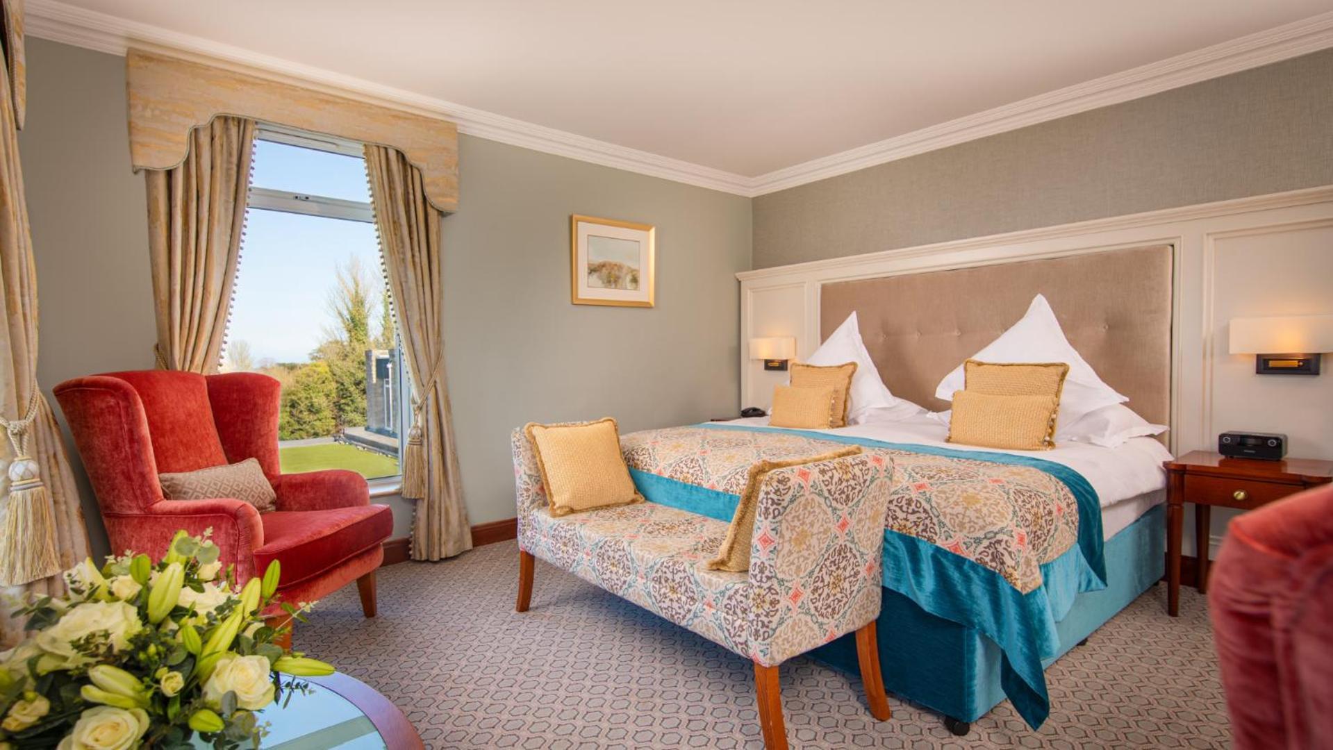 The Culloden Estate And Spa Holywood  Esterno foto A bedroom at the hotel