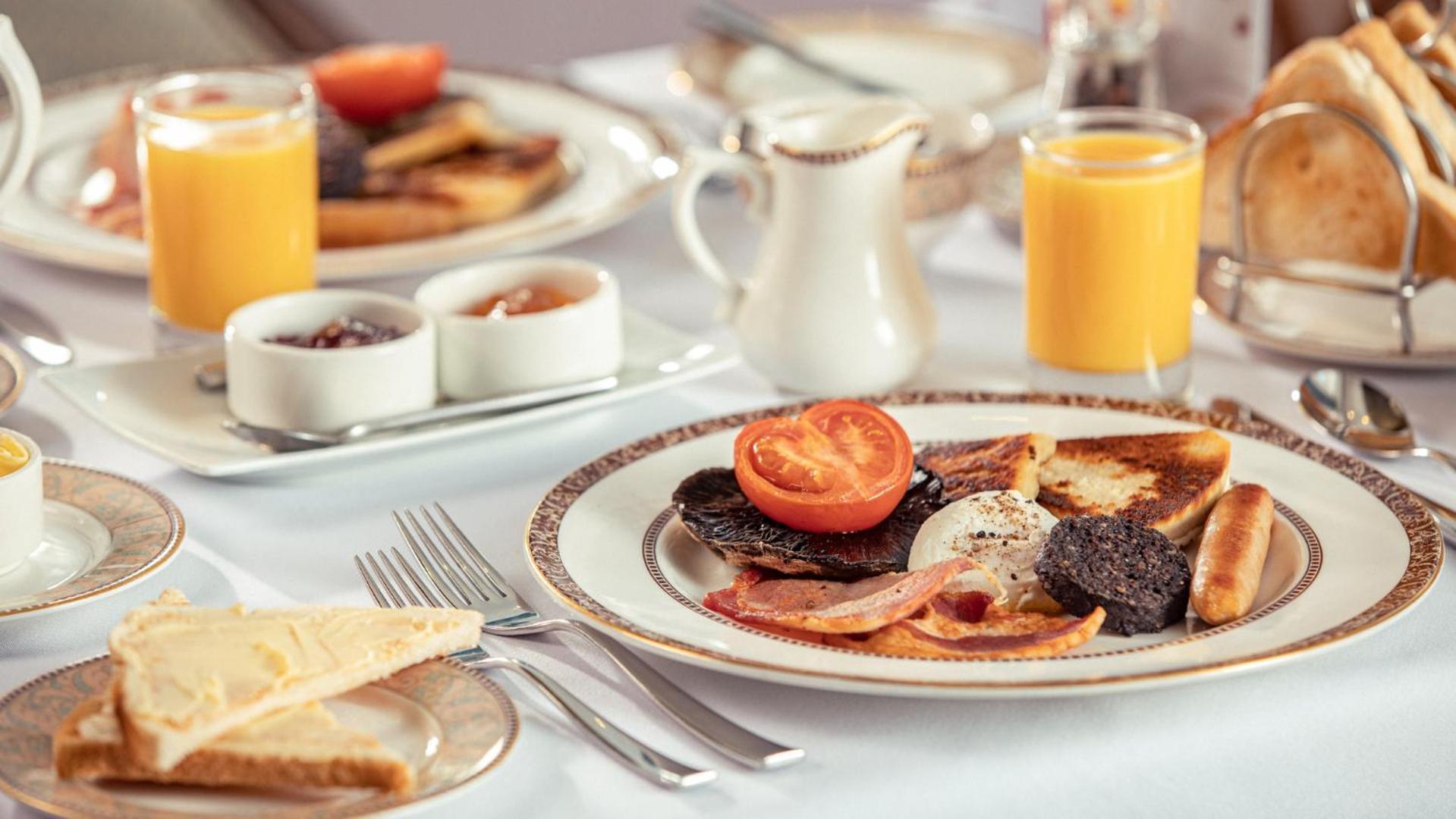 The Culloden Estate And Spa Holywood  Esterno foto A traditional Irish breakfast